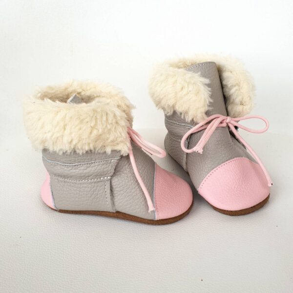 bosa stopka, buciki dziecięce, buciki zimowe, butki zimowe, butki niemowlęce, butki skórzane, buty dla dziecka, buty do nauki chodzenia, buty do przedszkola, buty do żłobka, kapcie dla dzieci, kapcie do przedszkola,butki z kożuszkiem, kozaki dziecięce. kozaczki dziecięce, kozaki dla dzieci, buty do wózka, butki do wózka, kapcie skórzane, miękkie butki, miękkie kapcie, miękkie podeszwy, mokasynki skórzane, pantofelki, papcie dla dzieci, paputki, paputki dla dzieci, paputki skórzane, pierwsze buciki, pierwsze butki, pierwsze buty, przewiewne kapcie, skórzane buty dla dziecka, tuptusie, wygodne butki