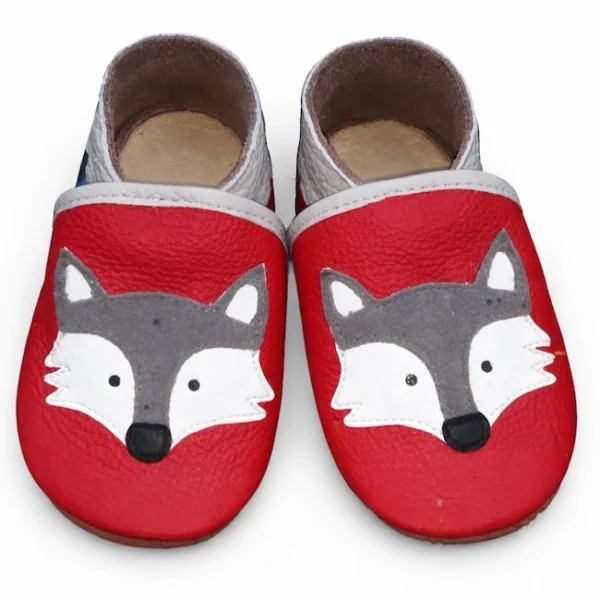 czerwone kapcie dla dzieci do przedszkola wilczki, oddychające antypoślizgowe miękkie paputki skórzane barefoot firmy sweetbaby