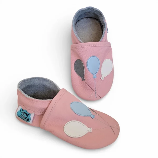 rózowe skórzane miękkie kapcie dla dzieci z elastycznymi podeszwami barefoot, oddychające i pzrewiewne ze skóry z balonikami dla dziewczynki