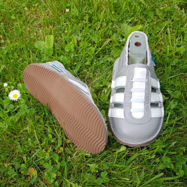 buciki dziecięce, buciki letnie, butki letnie, butki skórzane, skórzane buty dla dziecka, buty dla dziecka, buty do przedszkola, buty do żłobka, kapcie dla dzieci, kapcie do przedszkola, kapcie skórzane, kapcie do żłobka, miękkie butki, paputki skórzane, paputki dla dzieci, pierwsze buciki, pierwsze butki, pierwsze buty, sandałki dla dziewczynki, Sandałki skórzane, sandałki dla dzieci, tuptusie, sandały dla dziecka, sandały dla dzieci, mokasynki skórzane, miękkie podeszwy, buty do nauki chodzenia, wygodne butki, bosa stopka, sandałdy skórzane, butki niemowlęce, 