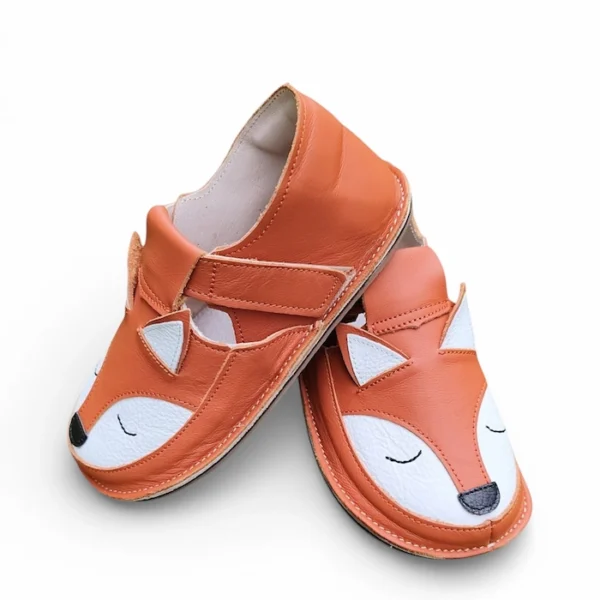 wygodne pełne buty dla dzieci na wiosnę z podeszwami barefoot zapinane na rzepy, miękkie i lekkie, elastyczne buty dziecięce z rudymi liskiem sweetbaby