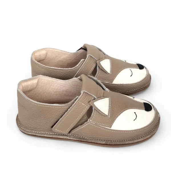 buty wiosenne dla dziecka, wygodne pełne buty dla dzieci na wiosnę z podeszwami barefoot zapinane na rzepy, miękkie i lekkie, elastyczne buty dziecięce z beżowym liskiem sweetbaby