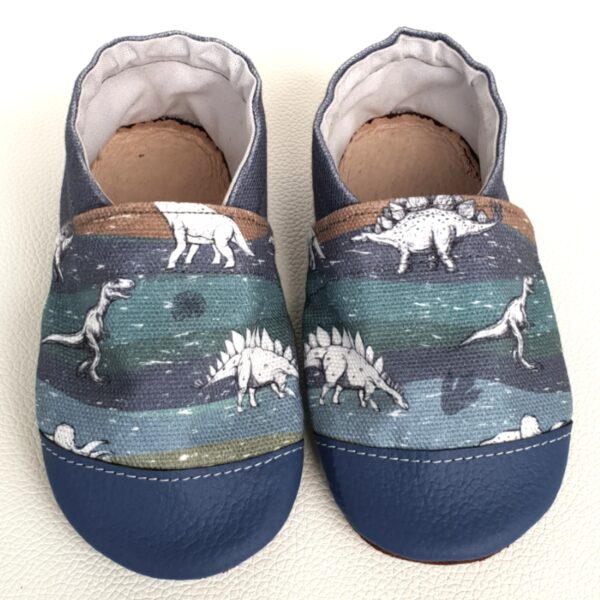 kapcie dziecięce dinozaury dino tyranozaur rex kapcie do przedszkola bawełniane barefootowe miękkie antypoślizgowe zdrowe naturalne minimalistyczne bty dla dzieci