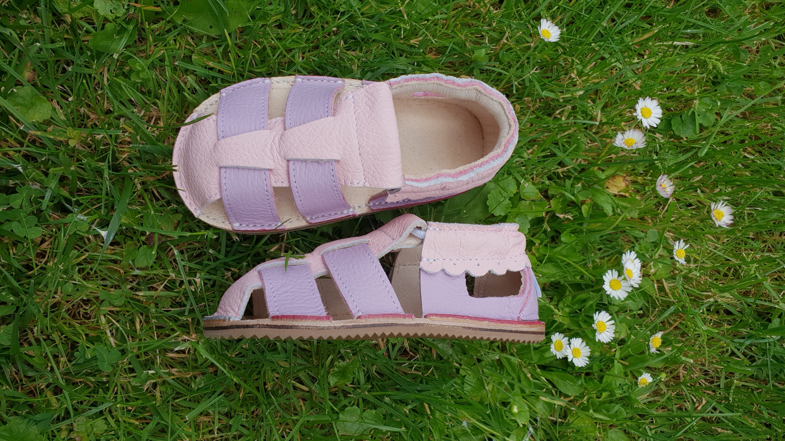 sandałki skórzane dla dzieci, buty letnie wsuwane, buty letnie dla dzieci, buty na lato, kapcie do przedszkola, przewiewne kapcie dla dzieci, kapcie dla dzieci barefoot